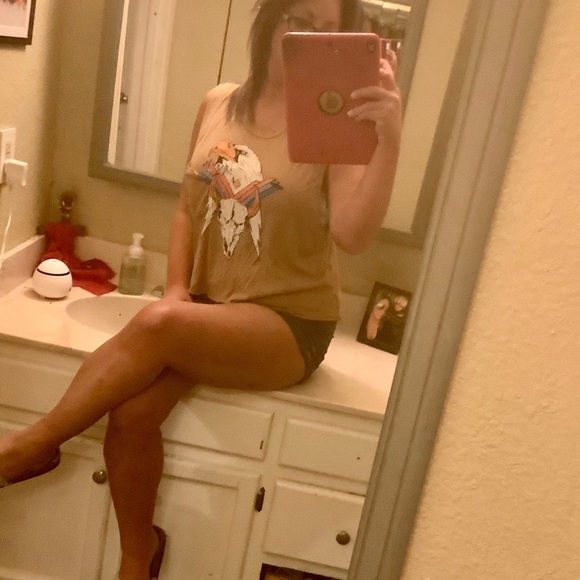 NEW LISTING‼️WILDFOX Muscle Tank - Picture 12 of 16